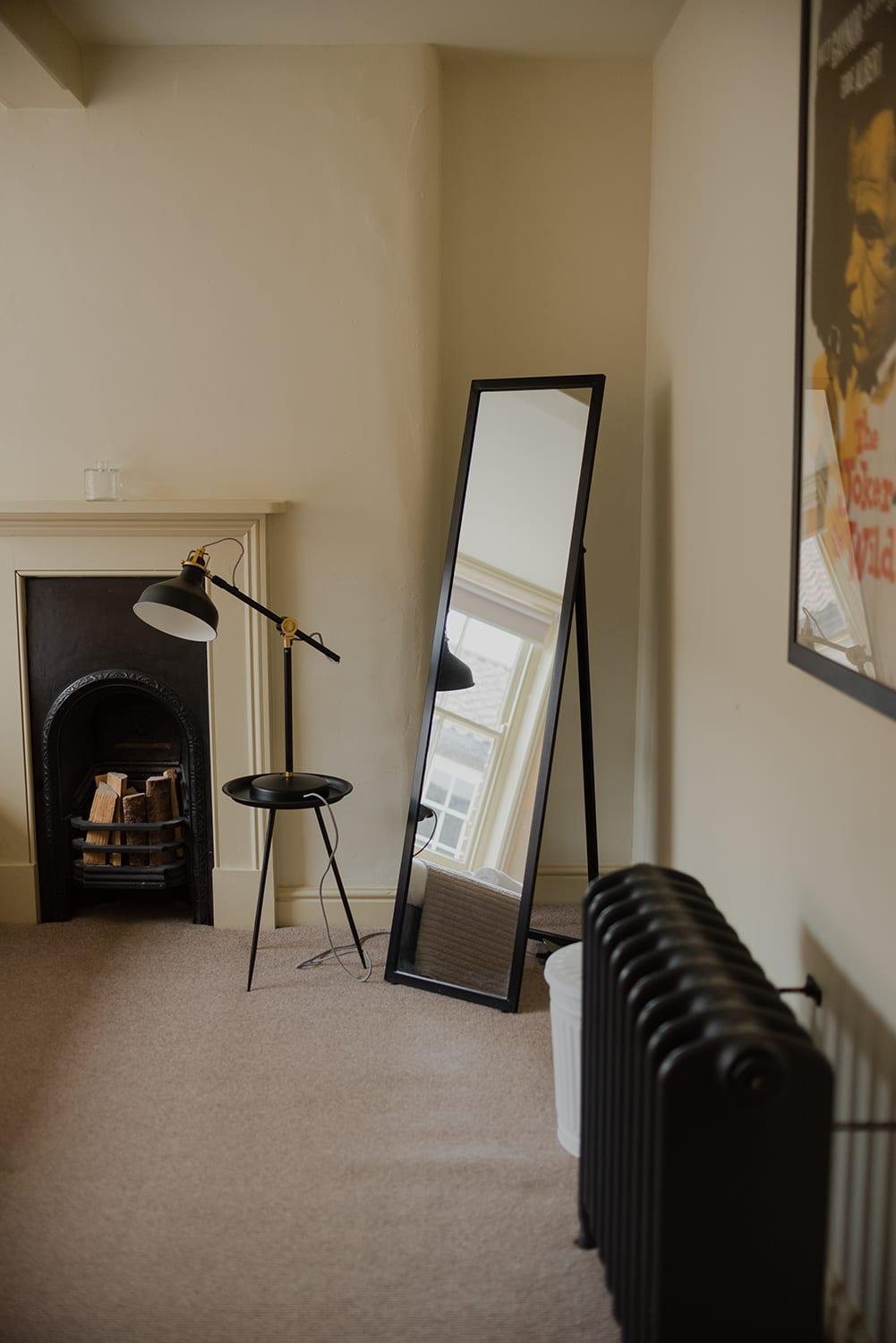 2 - Location Sleeps 4 *